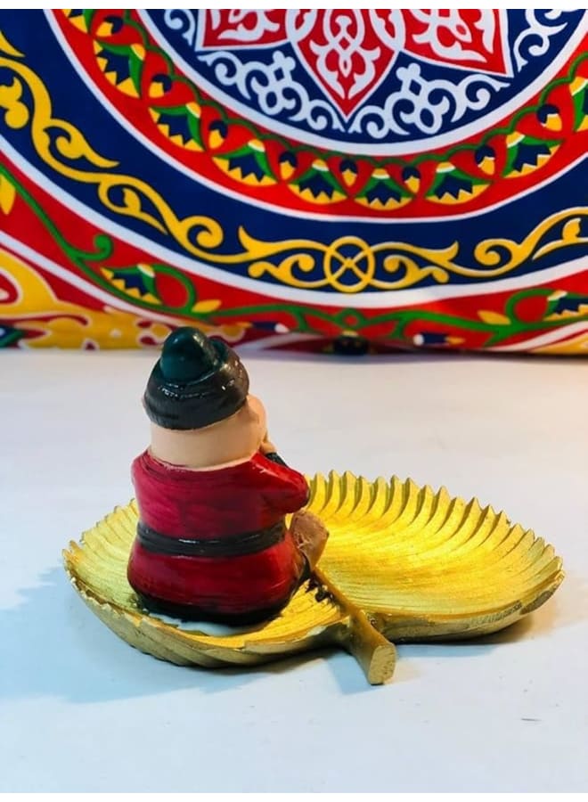 بورسلين Figurine Of Well-Known رمضان Characters، Including Fananees، Sitting On A Leaf. Size: 20 Cm. Also Suitable As A Coaster Or Plate For رمضان Nuts And Appetizers In The Shape Of A Leaf. - Image 3